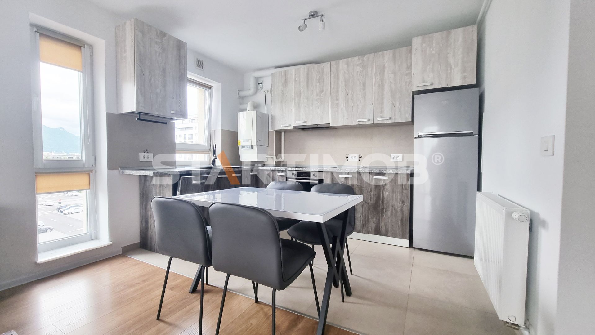 Apartament mobilat Coresi cu parcare si boxa