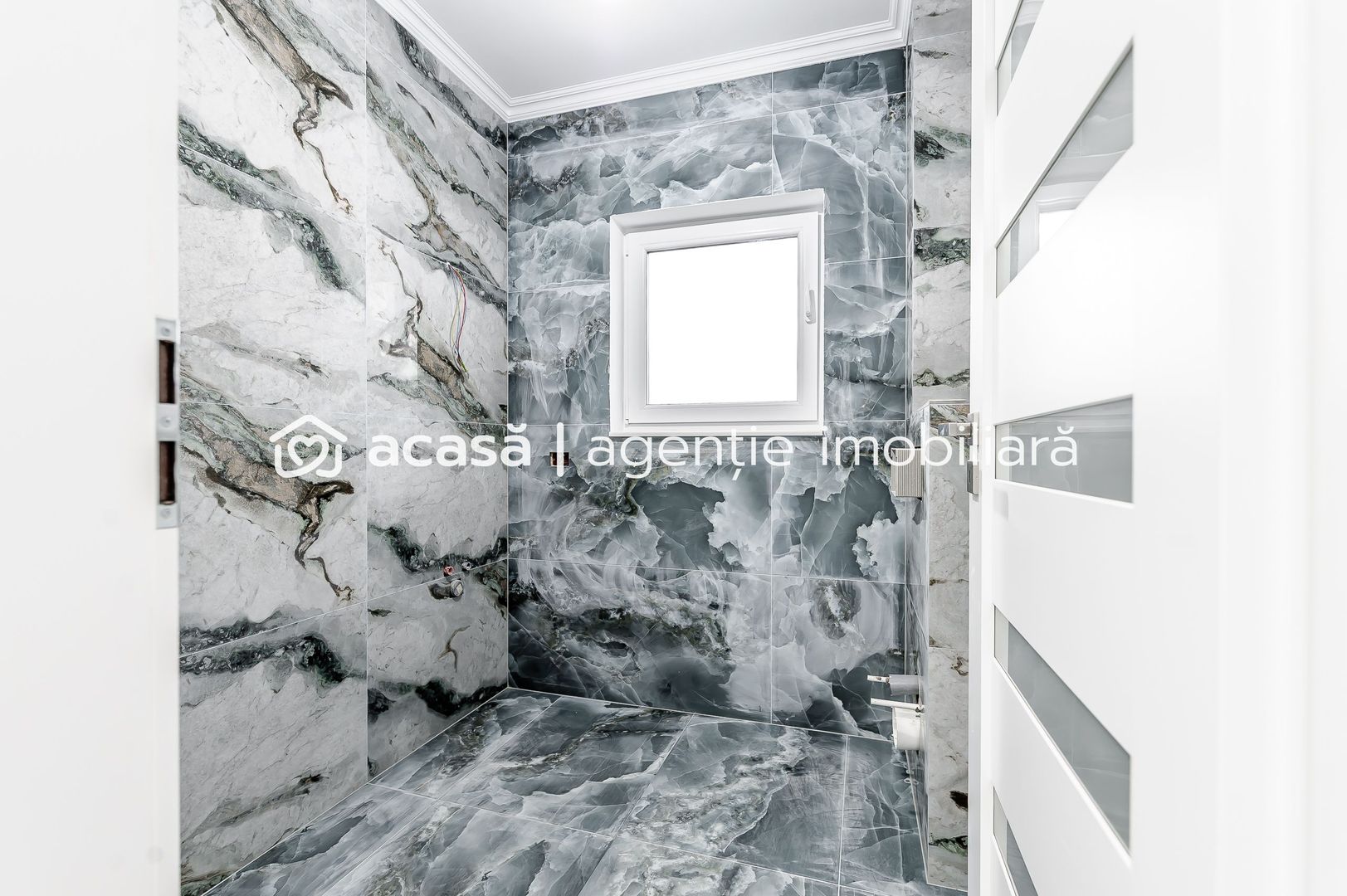 Imagine 13 - Vilă nouă cu terasă panoramică – design premium, 4 dormitoare, în Gai