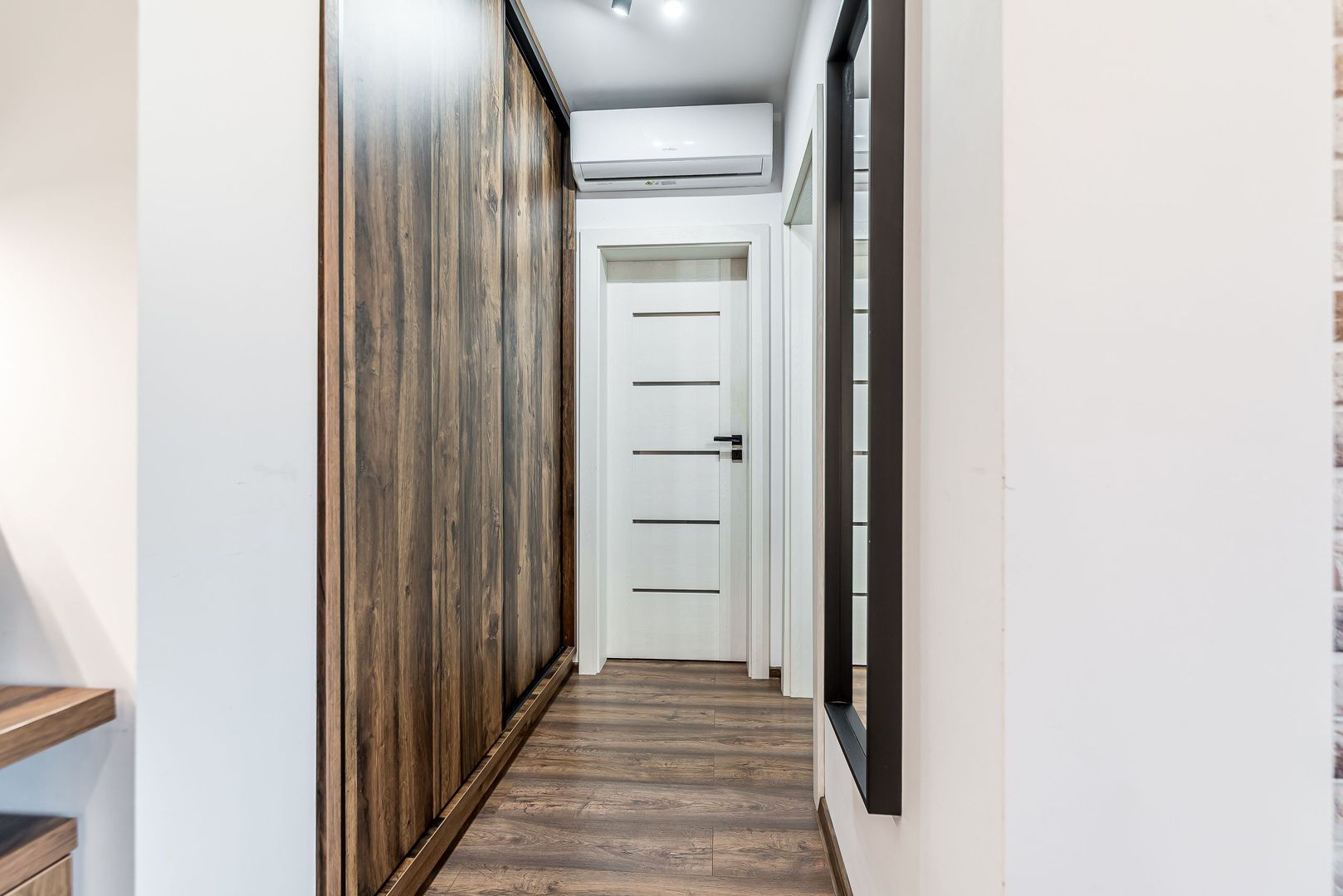 Imagine 9 - La câtiva pași de mal | 2 camere, 52 mp utili, bloc nou cu lift