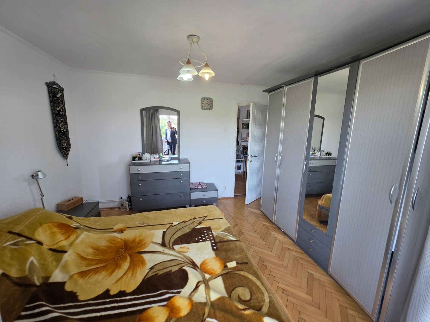 Vand apartament cu 4 camere aproape de centru - imaginea 13