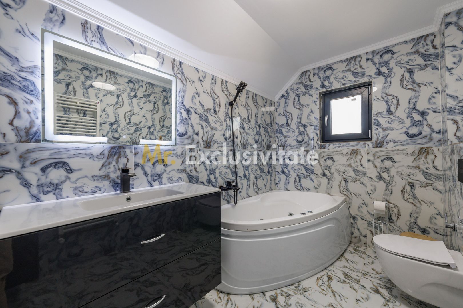 Proprietate cu 2 case si curte in Oarja, AG - imaginea 12