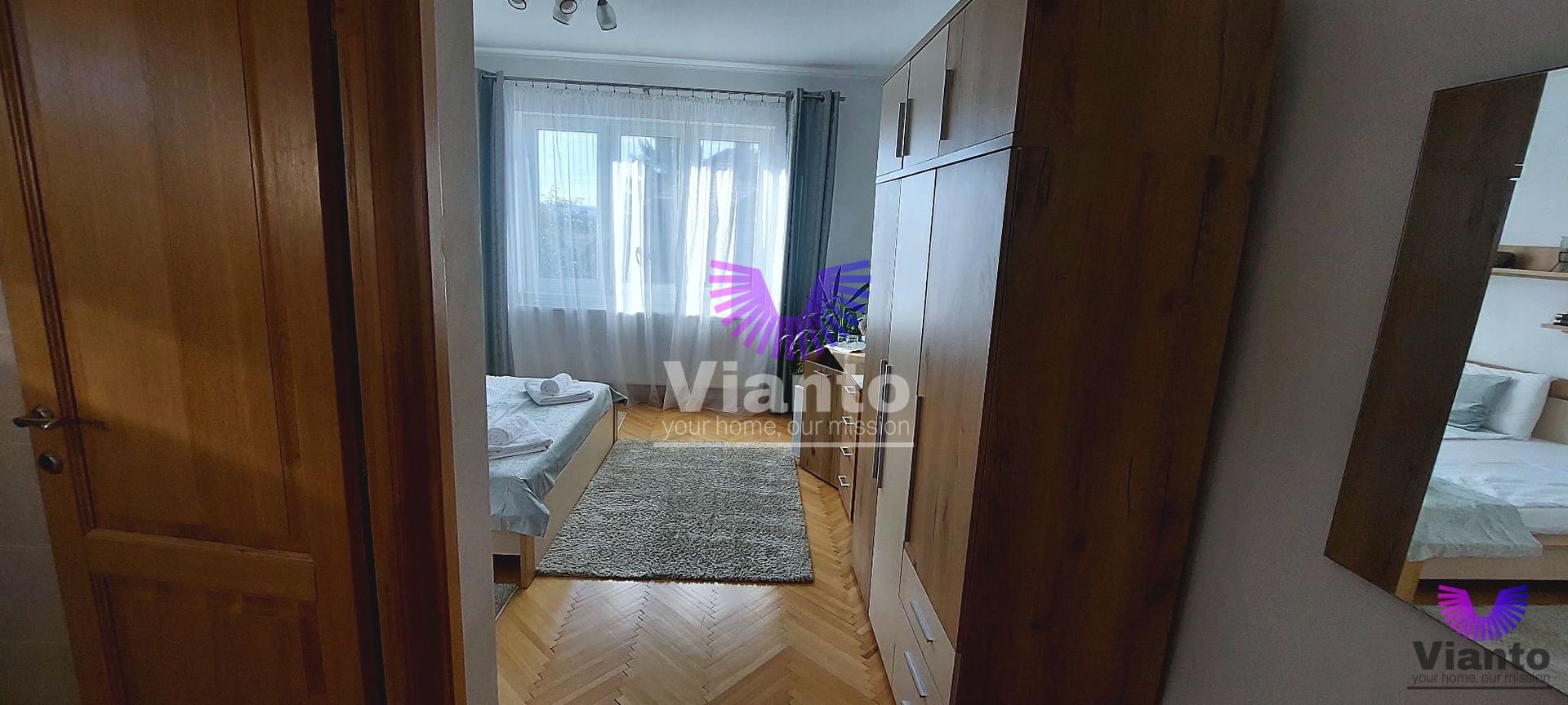 Apartament premium la casa 4 camere si curte | Sub Arini