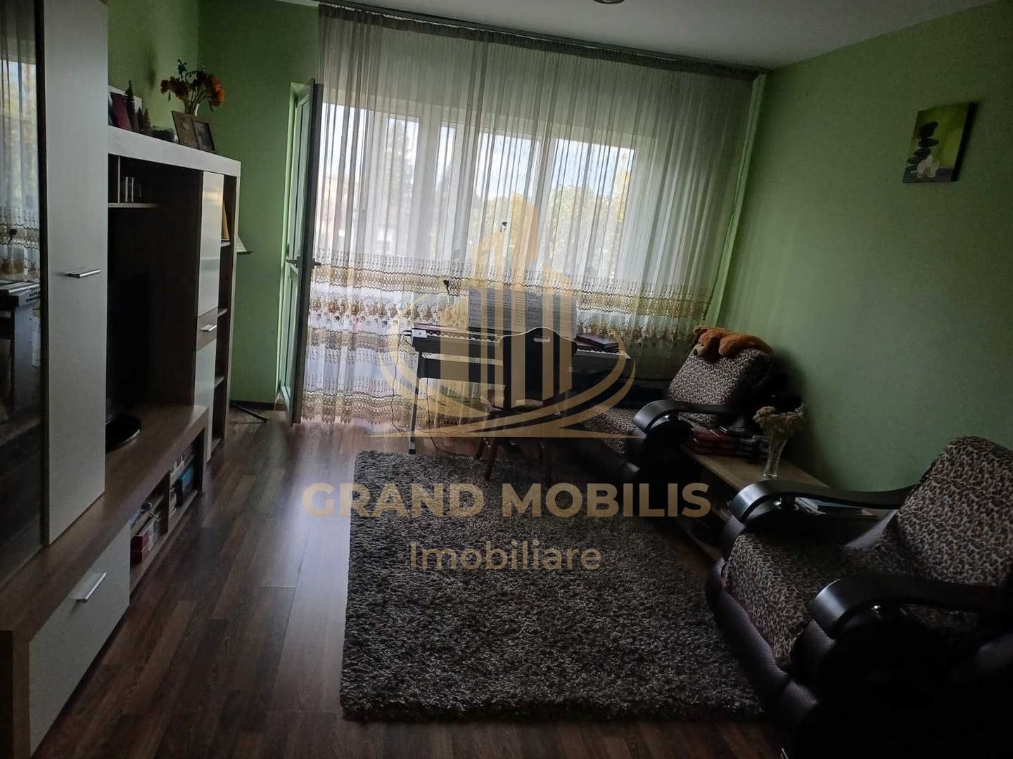 Vand apartament 3 camere doua bai, doua balcoane
