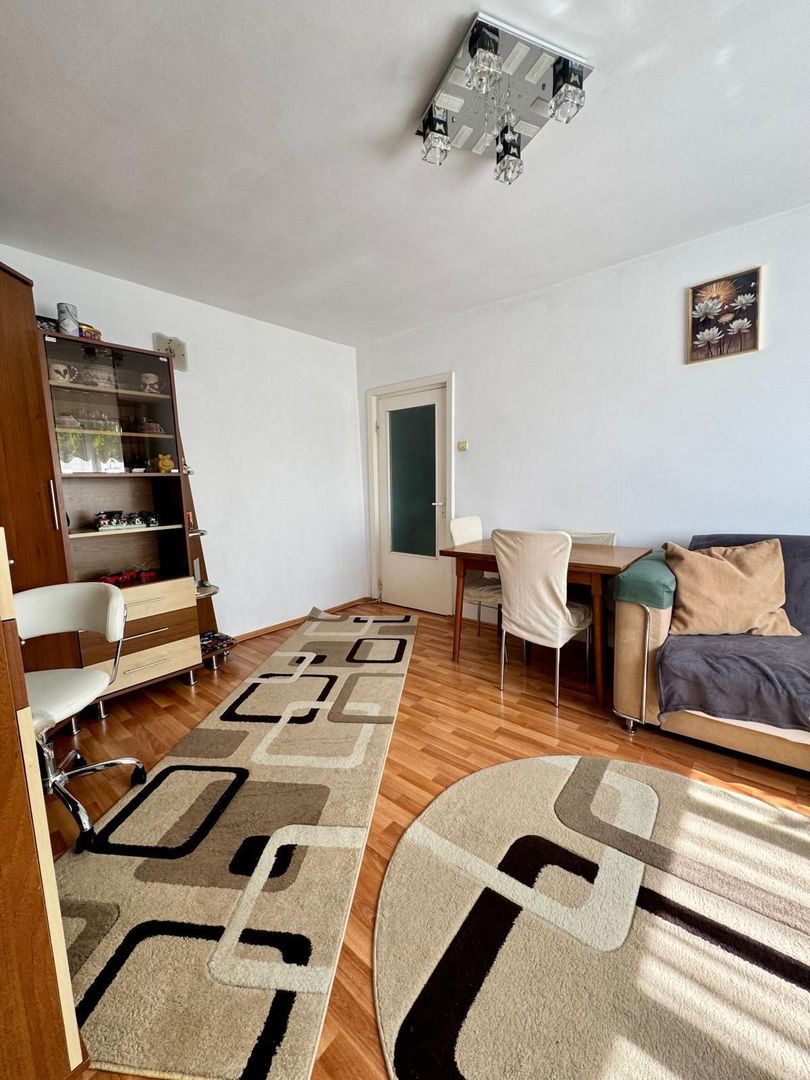 Apartament cu 2 camere, balcon și bucătărie separată - imaginea 5