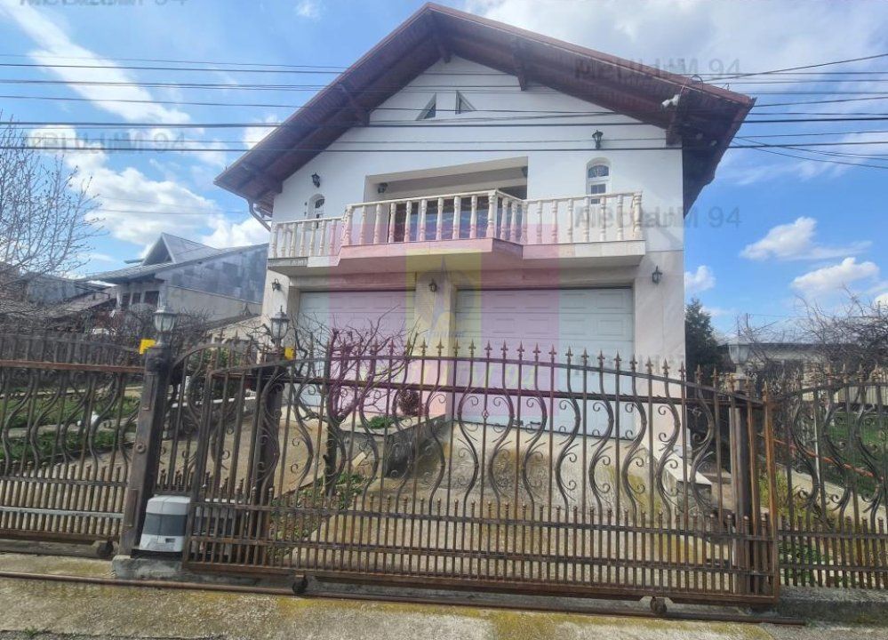 CASA (VILA) DE VANZARE IN CORNU