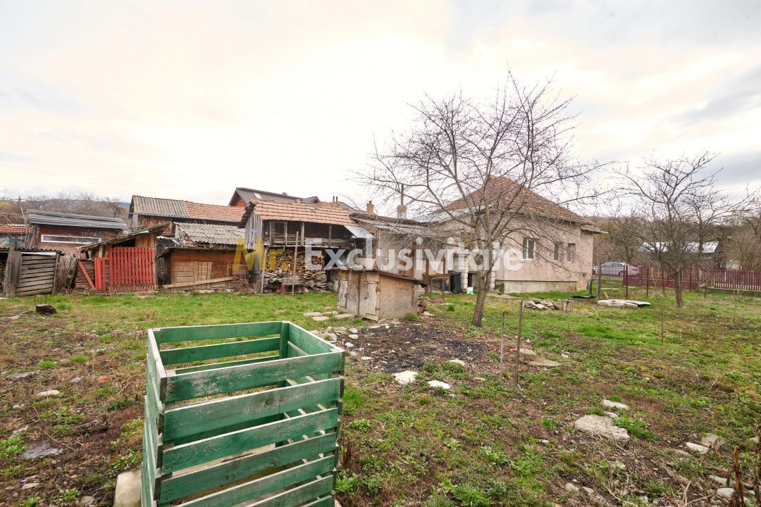 Casa individuala  Leresti la strada principala+ teren 831 mp, utilitati complete - imaginea 13