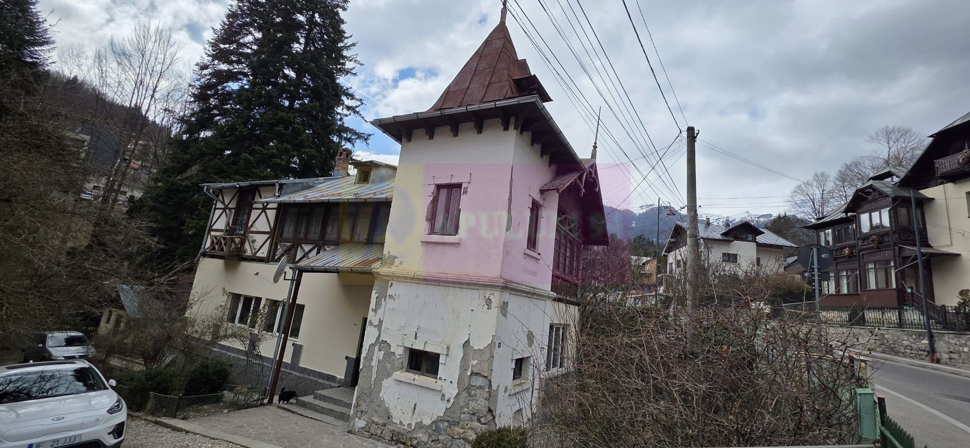 Etaj vilă istorică de vânzare în Sinaia – Zona Furnica
