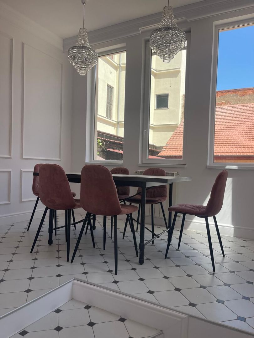 Apartament de lux în inima Oradiei – locație premium lângă Gojdu - imaginea 5