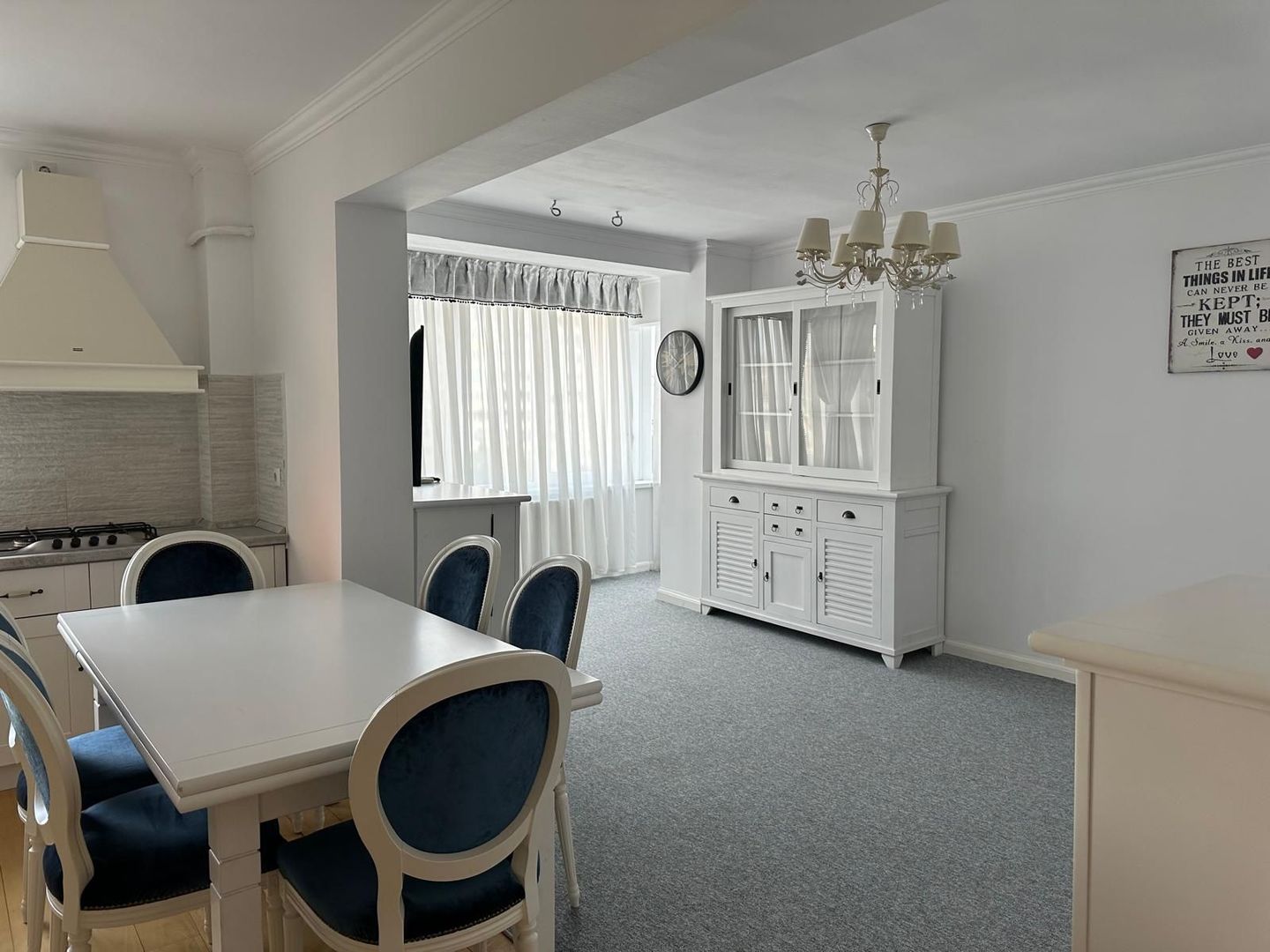 Apartament spațios cu 3 camere de închiriat – Bulevardul Dacia, Oradea - imaginea 3