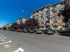 Ap 2 camere decomandat, renovat, 2 balcoane. Cartier Alfa Arad