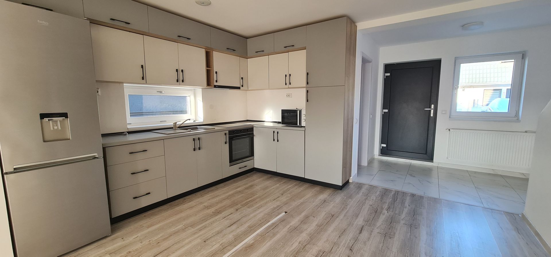 De inchiriat casa 4 camere bucatarie mobilata utilata Izvor