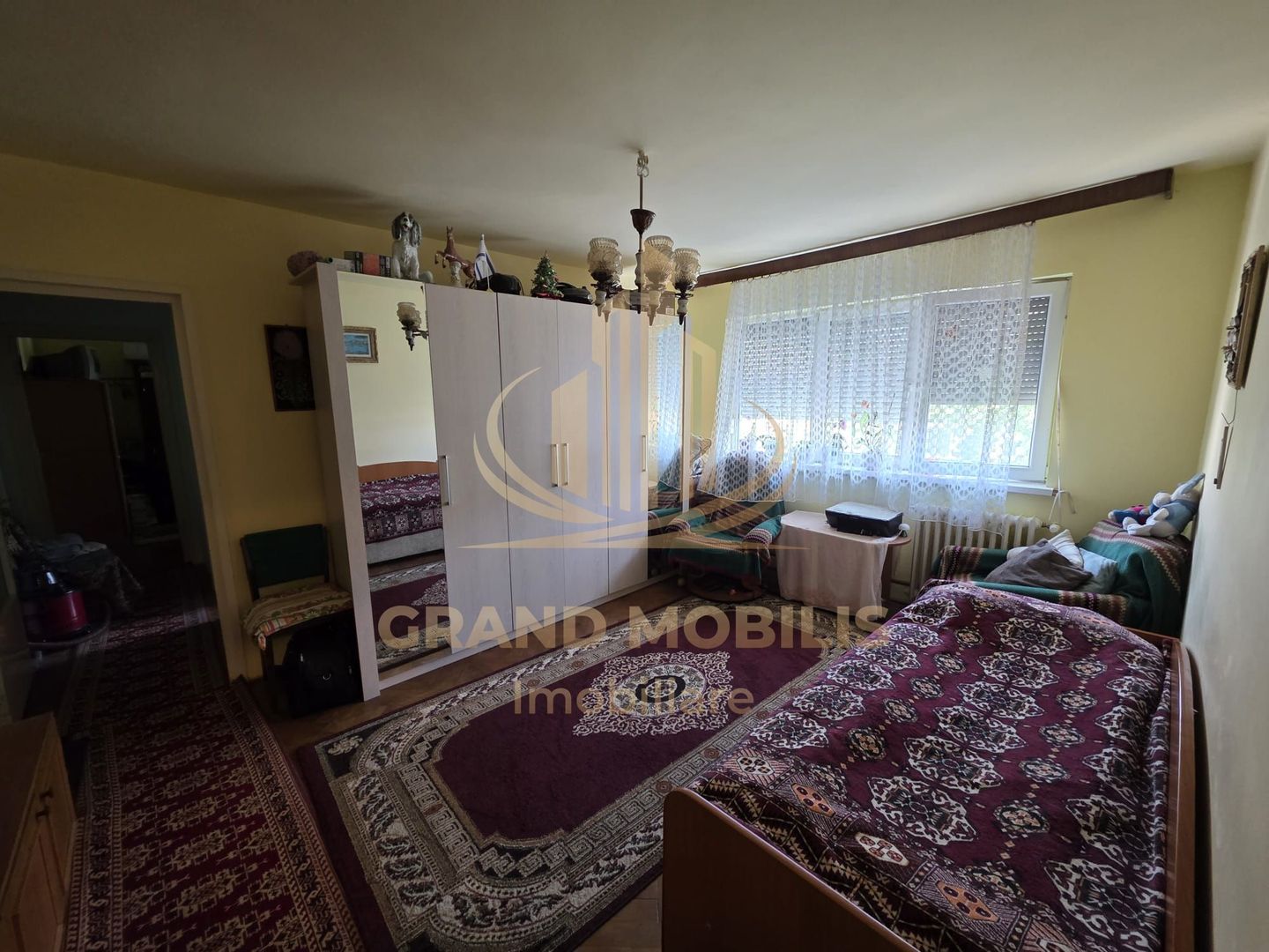 Apartament 4 camere în zona Dacia
