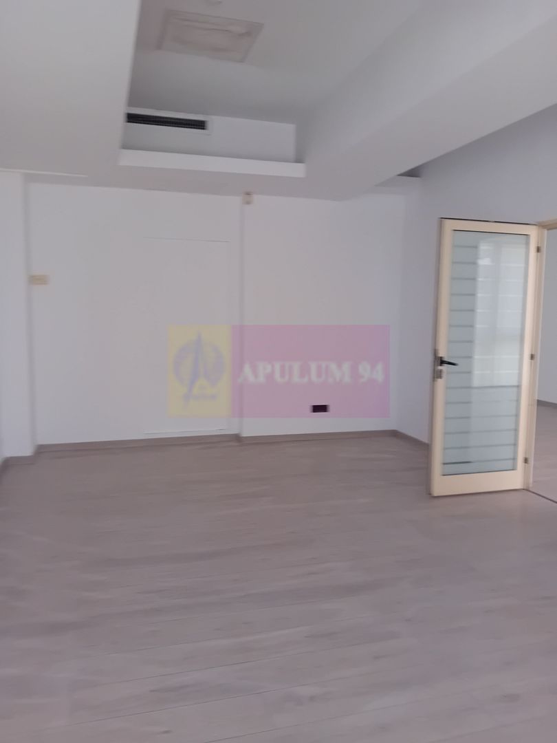 Birou open‑space 90 mp lângă Mall Prosper