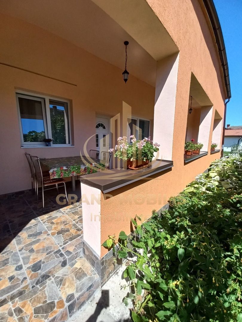Apartament spațios la casă, curte & parcare – zona Mehala - imaginea 8