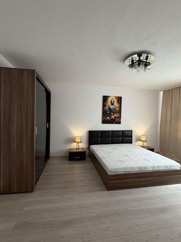 DE INCHIRIAT apartament 3 camere  - Nerva Traian -Piata Unirii