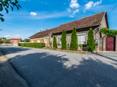 Casa 3 camere, bucatarie si baie, in zona centrala din Chisineu-Cris