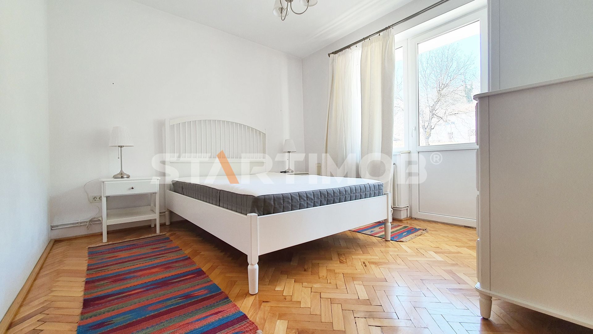 Apartament 3 camere cu parcare si boxa Central