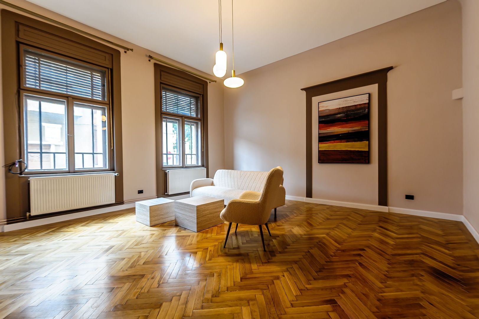 Parter, 3 camere, 103 mp – renovat recent, ultracentral, la cheie