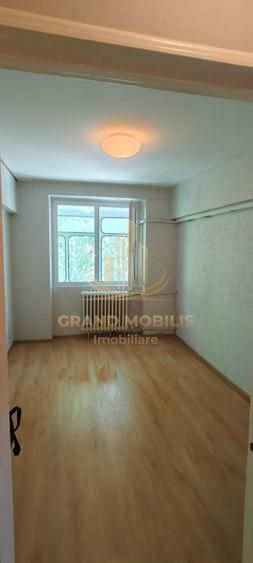 Vanzare apartament 3 camere decomandat Tineretului - imaginea 9
