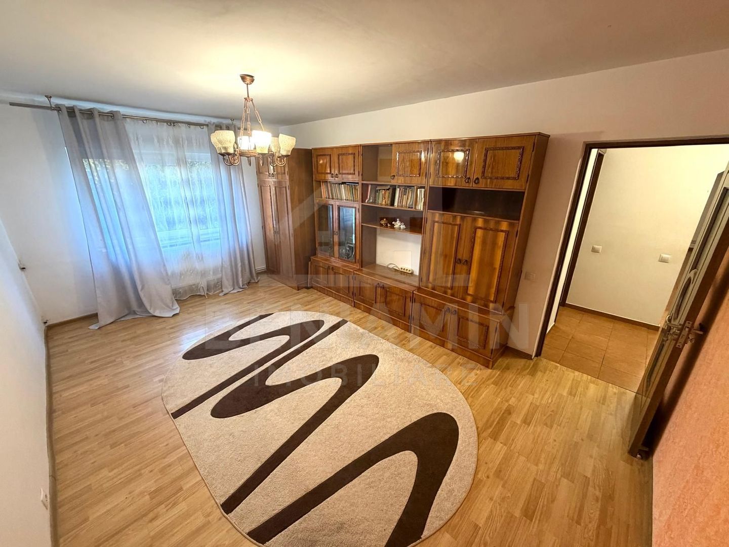 3 Camere-72mp-Decomandat-2Bai-Etaj3-Centrala Termica-Rovine-Posta - imaginea 2