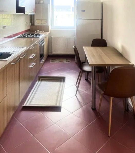 Un apartament care bifează exact ce contează spațiu lumină liniște și parcare - imaginea 9