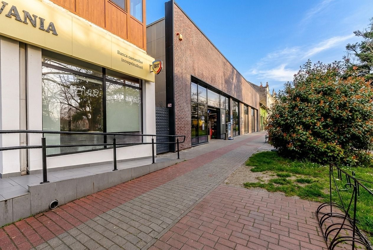 Imagine 2 - Spatiu comercial de vanzare cu chirias supermarket Profi