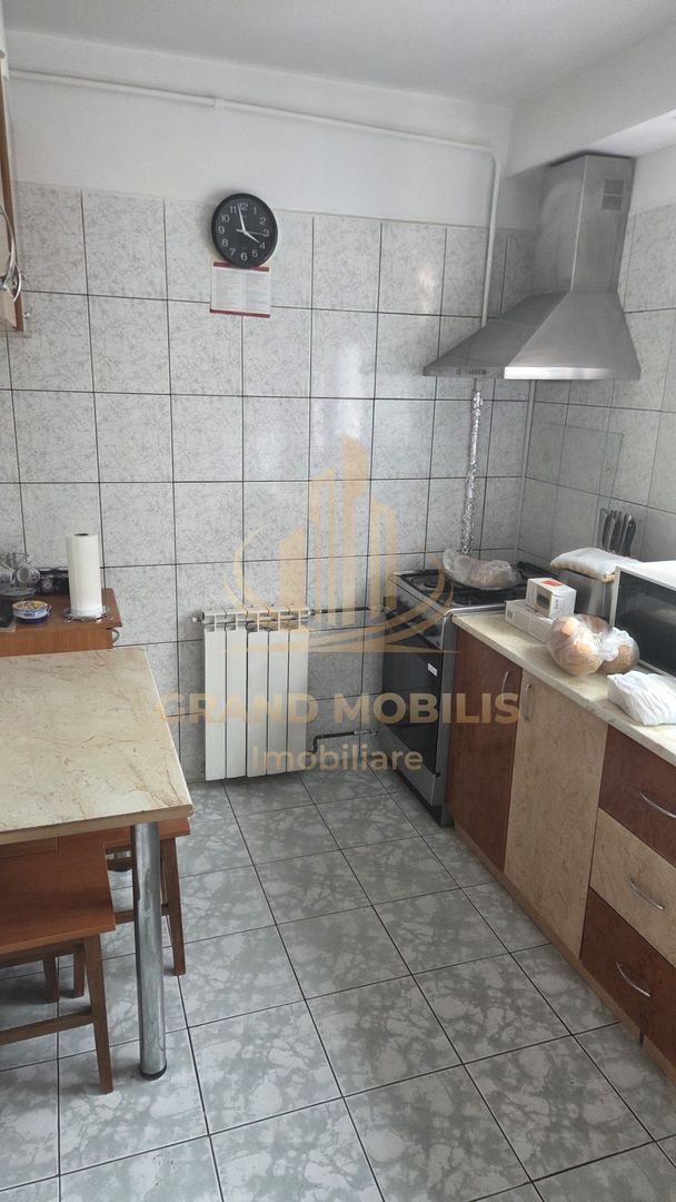 Vand Apartament două camere confort unu - imaginea 3