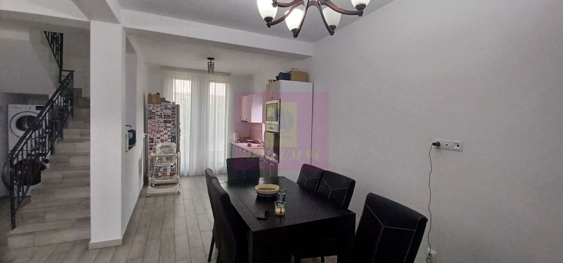 Săbăreni, casă P+1E, 137 mp utili, terasă, CT, pivniță, garaj, asfalt