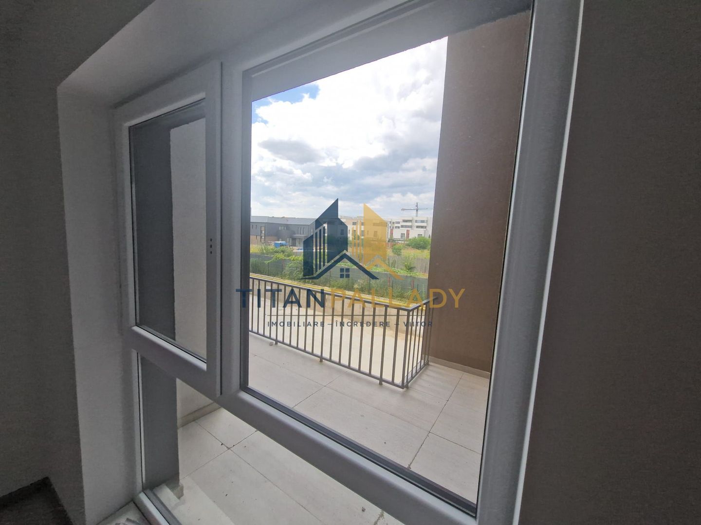 Mutare rapida-37 mp-Finalizat- tip Boutique-Titan-Pallady-metrou Teclu — fotografia 1
