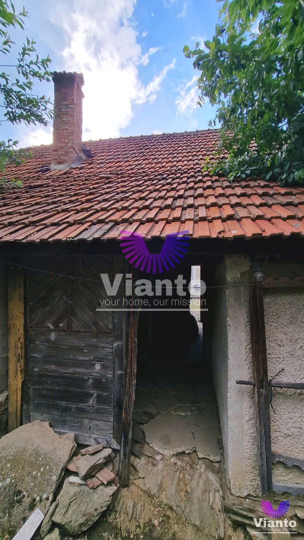 Casă în Poiana Sibiului | 909 mp teren | livadă și anexe gospodărești