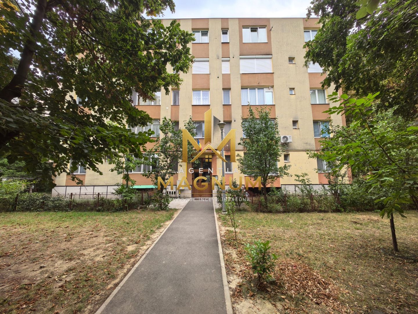 Apartament 3 camere de vânzare | Cuza Vodă | Zonă liniștită - imaginea 9