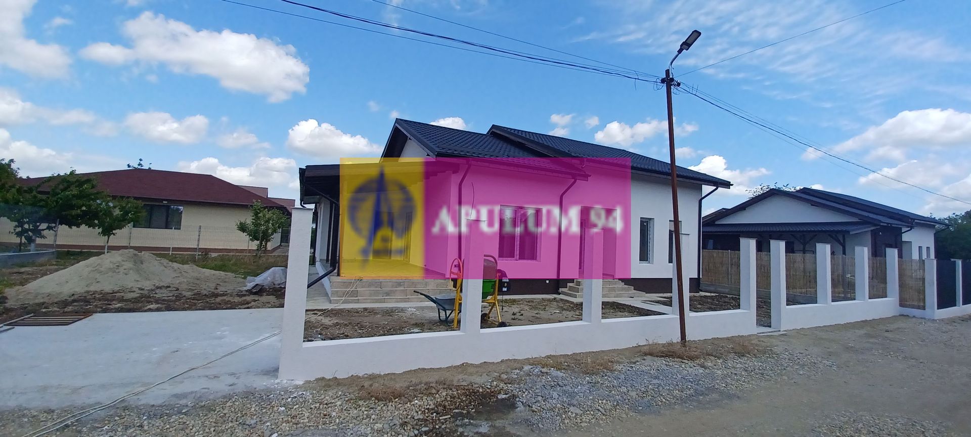 Săbăreni, casă nouă tip parter, cu pod mansardabil