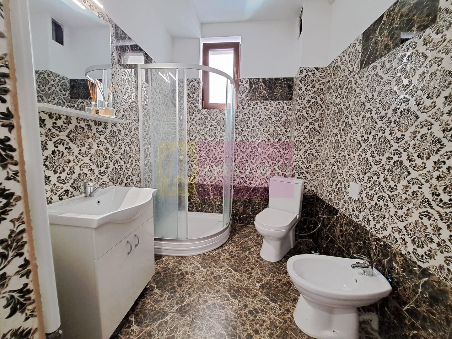Vilă P+3, 12 camere, 300 mp – birouri/clinică/locuință, Timpuri Noi