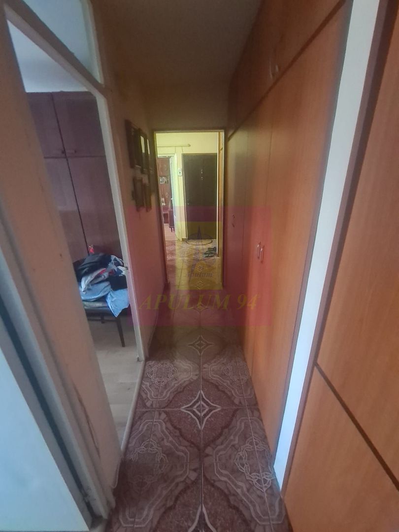 Apartament cu 3 camere de vanzare in Campina - Zona Centrala - imaginea 6