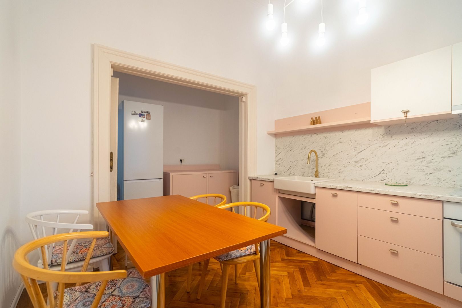 Imagine 2 - Închiriere apartament ultracentral cu parcare privată | 97 mp,