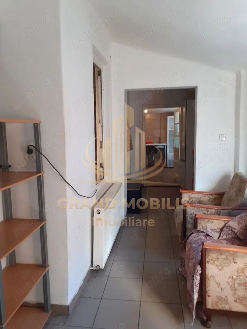 Casa de vanzare 3 apartamente zona Lipovei - imaginea 4