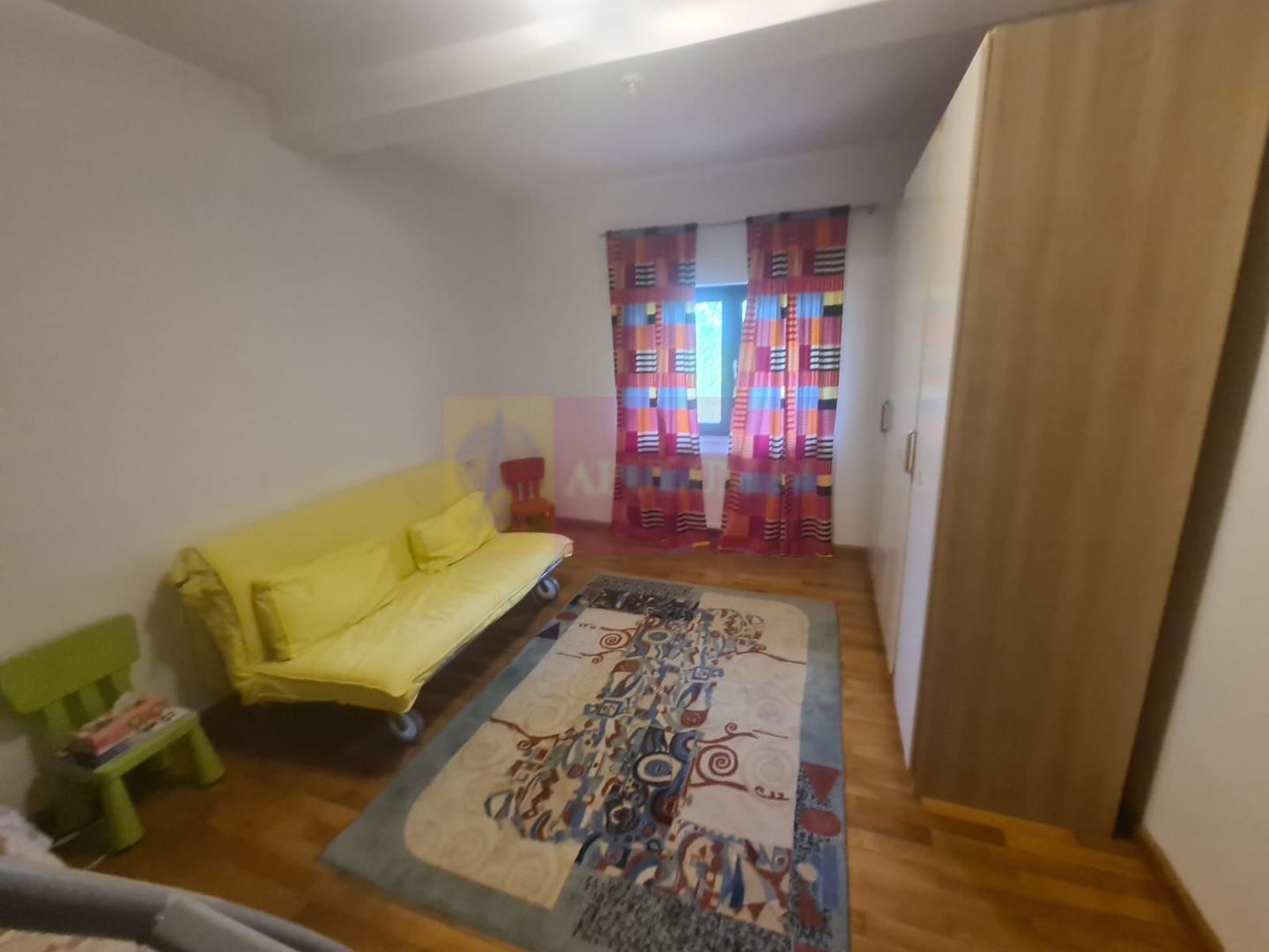 Vila de vanzare cu 6 camere in Cornu (teren 6.600 mp)