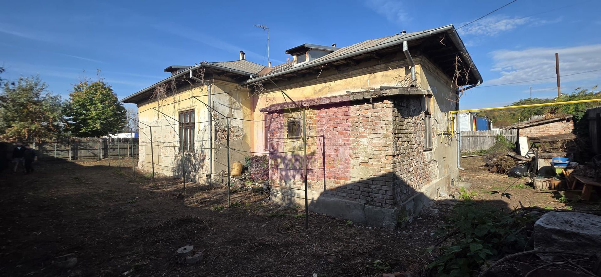 Casa de vanzare in Campina - imaginea 2