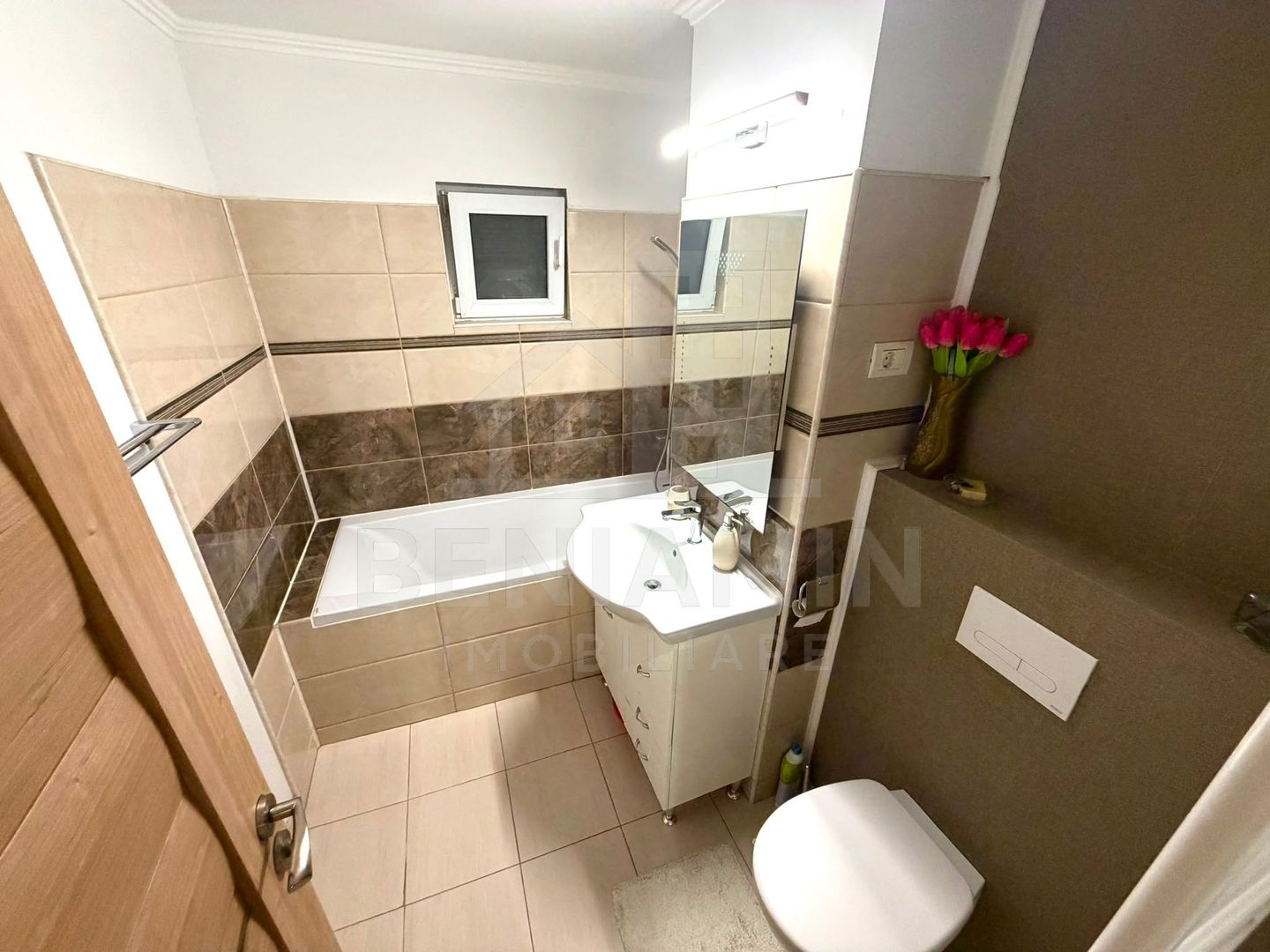 Apartament 3 camere si 2 bai Rovine decomandat 67mp  an1985 - imaginea 5