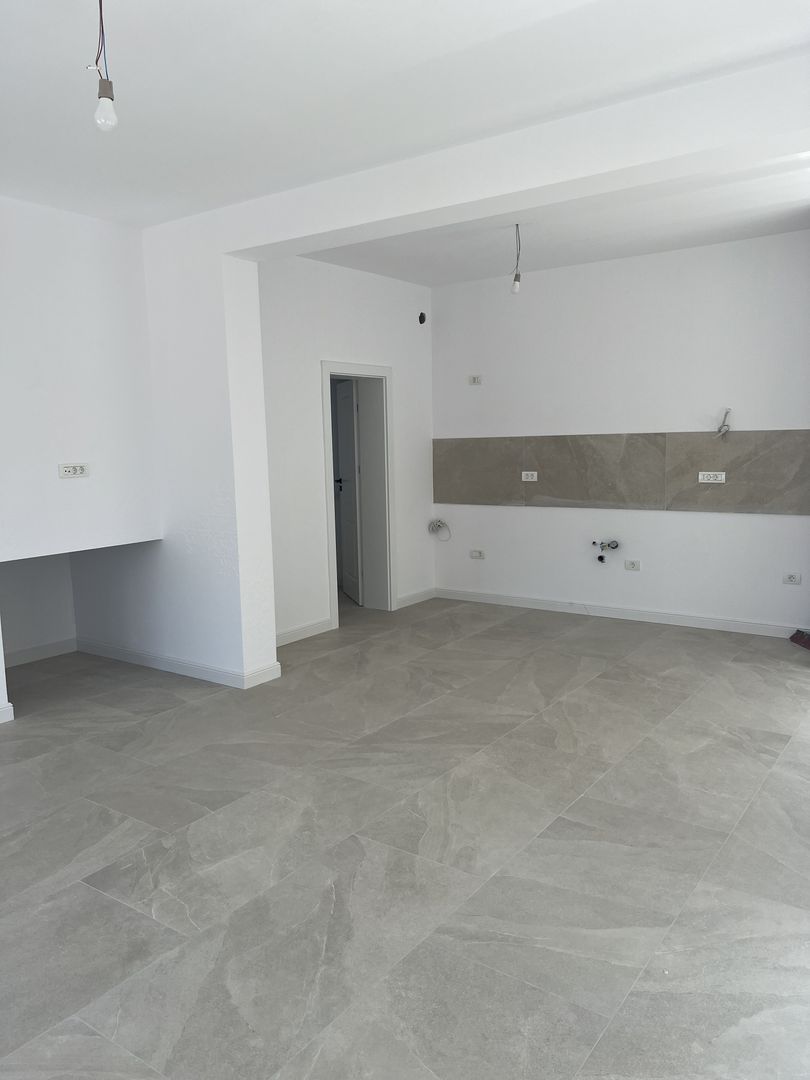 Jumătate de duplex premium, 120 mp utili, teren 256 mp, garaj și 3 dor - imaginea 14