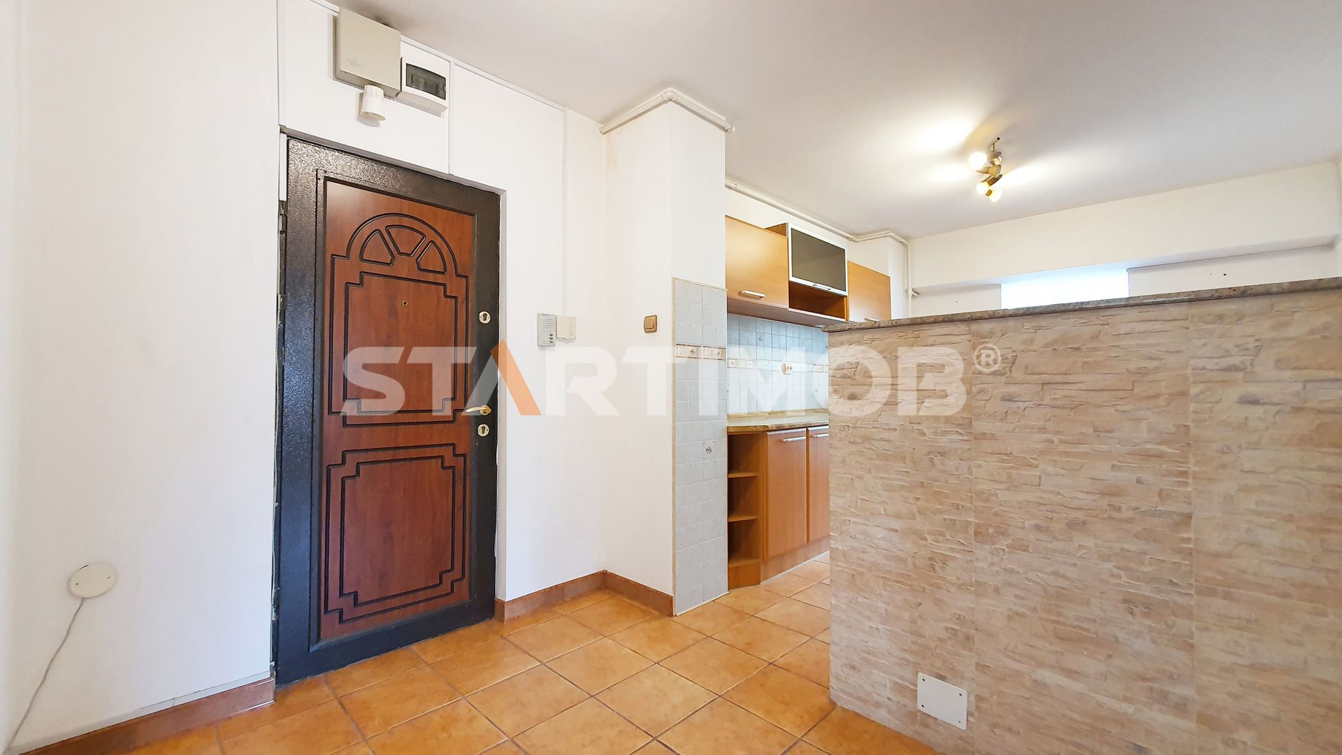 Apartament 3 camere  cu boxa si parcare