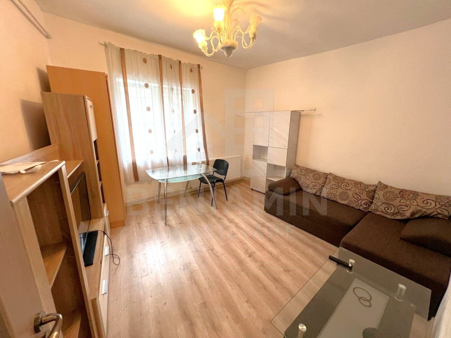 Apartament 2 camere-Iberico-Ultracentral-CT-Mobilat-Utilat-Disponibil - imaginea 2