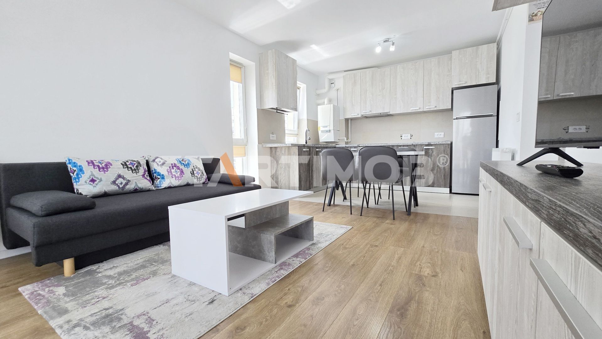 Apartament mobilat Coresi cu parcare si boxa