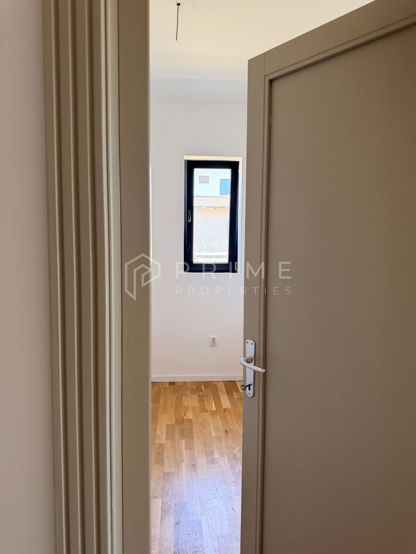Vilă chalet modern cu perete panoramic de sticlă - Livezeni, Mureș - imaginea 10