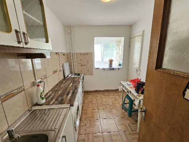 Dristor apartament 2 camere mobiliat si utilat - imaginea 17