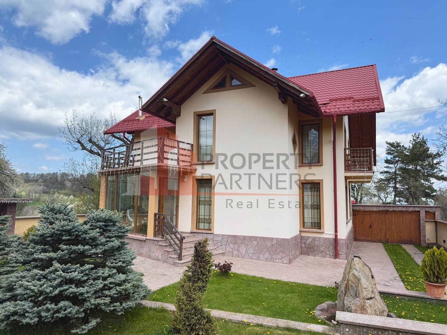 Casă 5 dormitoare + casă de oaspeți, priveliște Piatra Craiului, Sohodol-Bran - imaginea 2