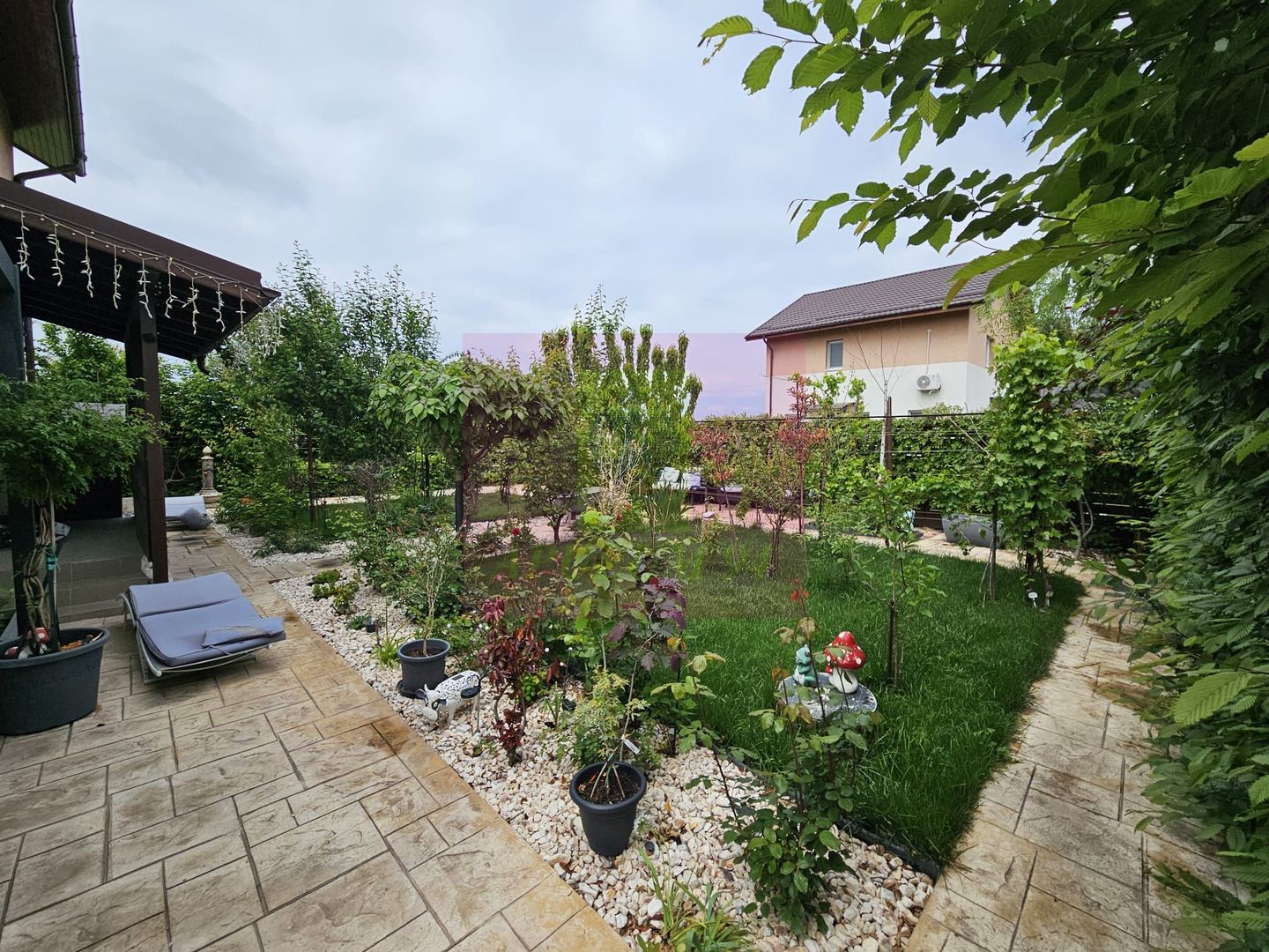 Casă 2019, P+1+pod, renovată, curte amenajată, aproape de pădure