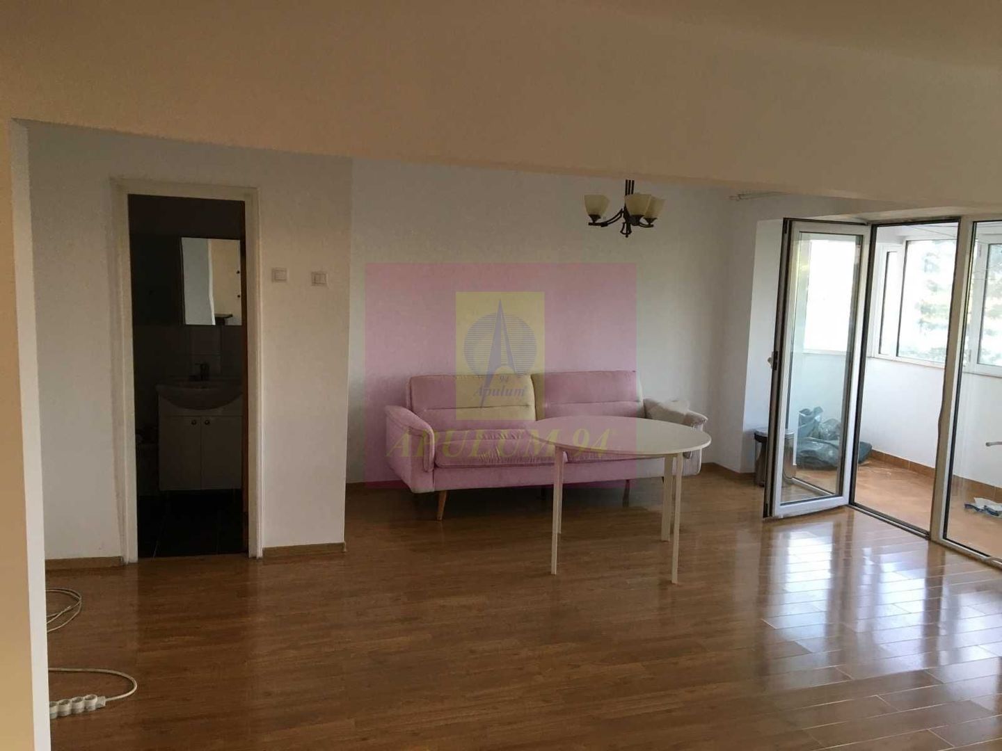Apartament 3 camere, spațios, luminos și liniștit, cu vedere spre parc și lac - imaginea 2