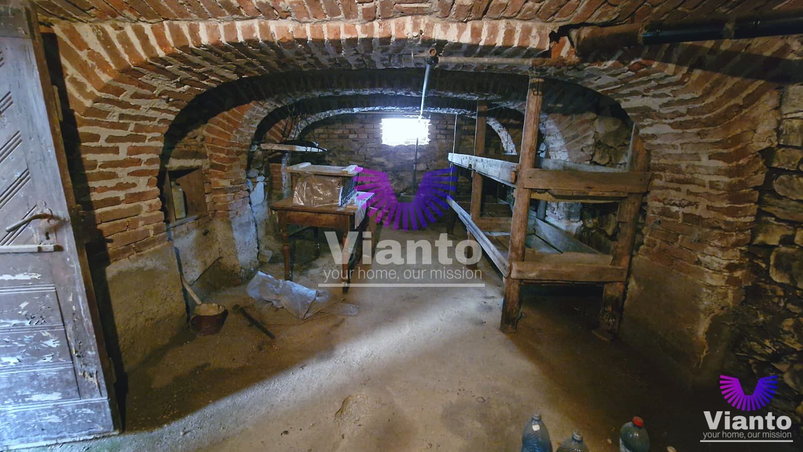 Casă în Poiana Sibiului | 909 mp teren | livadă și anexe gospodărești