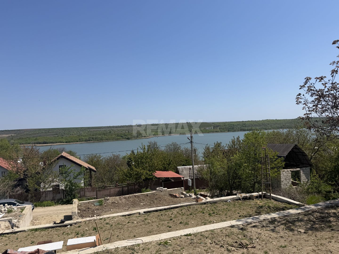 Teren lângă lac în Răzeni, Ialoveni